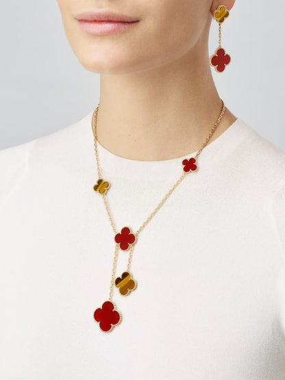 Dây chuyền Van Cleef & Arpels Magic Alhambra 6 hoa Carnelian, Mắt hổ