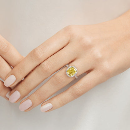   Nhẫn đính hôn Cushion-Cut Yellow Diamond Micropavé