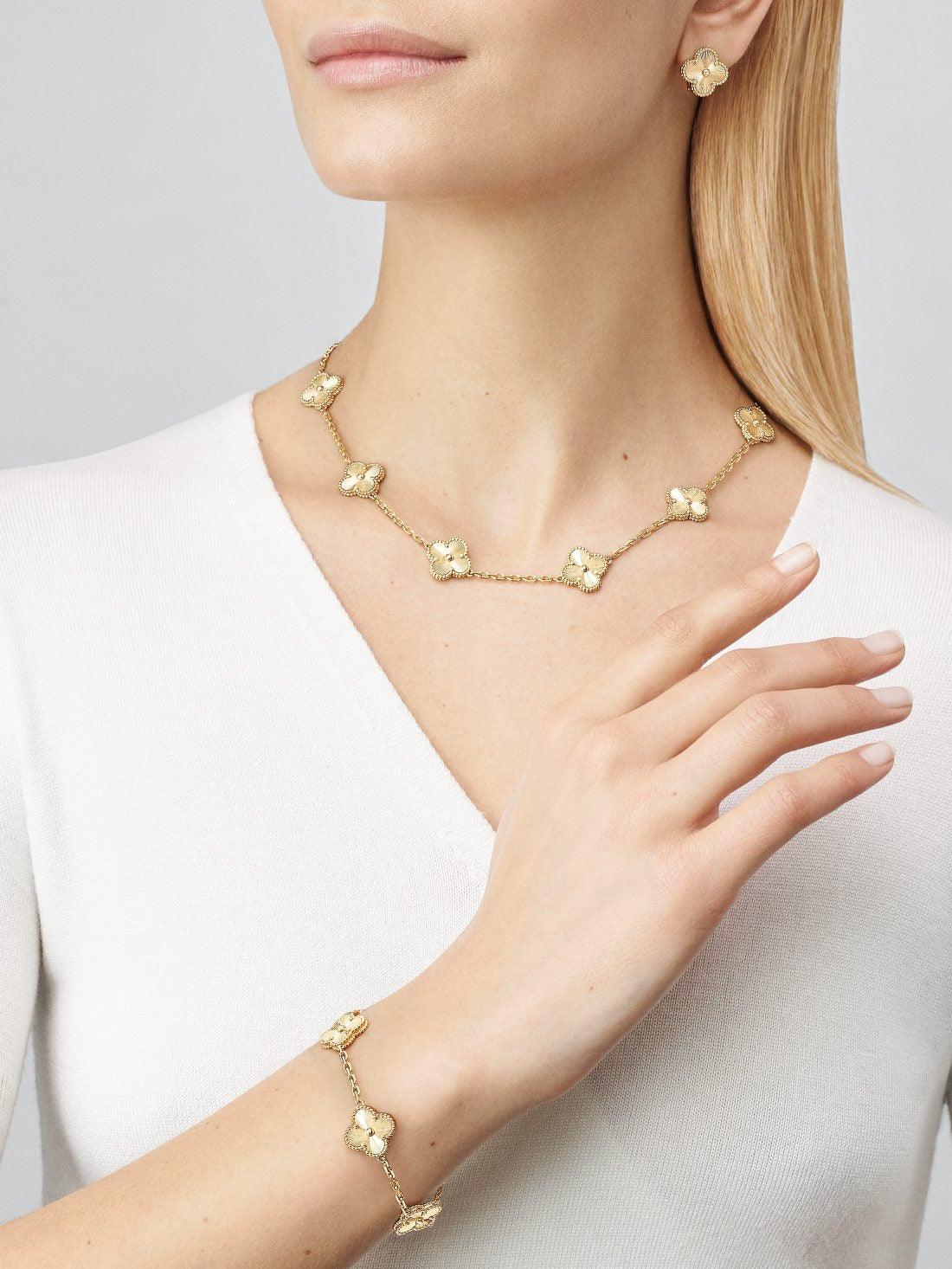   Vòng tay Van Cleef & Arpels Alhambra 5 hoa vàng 18K