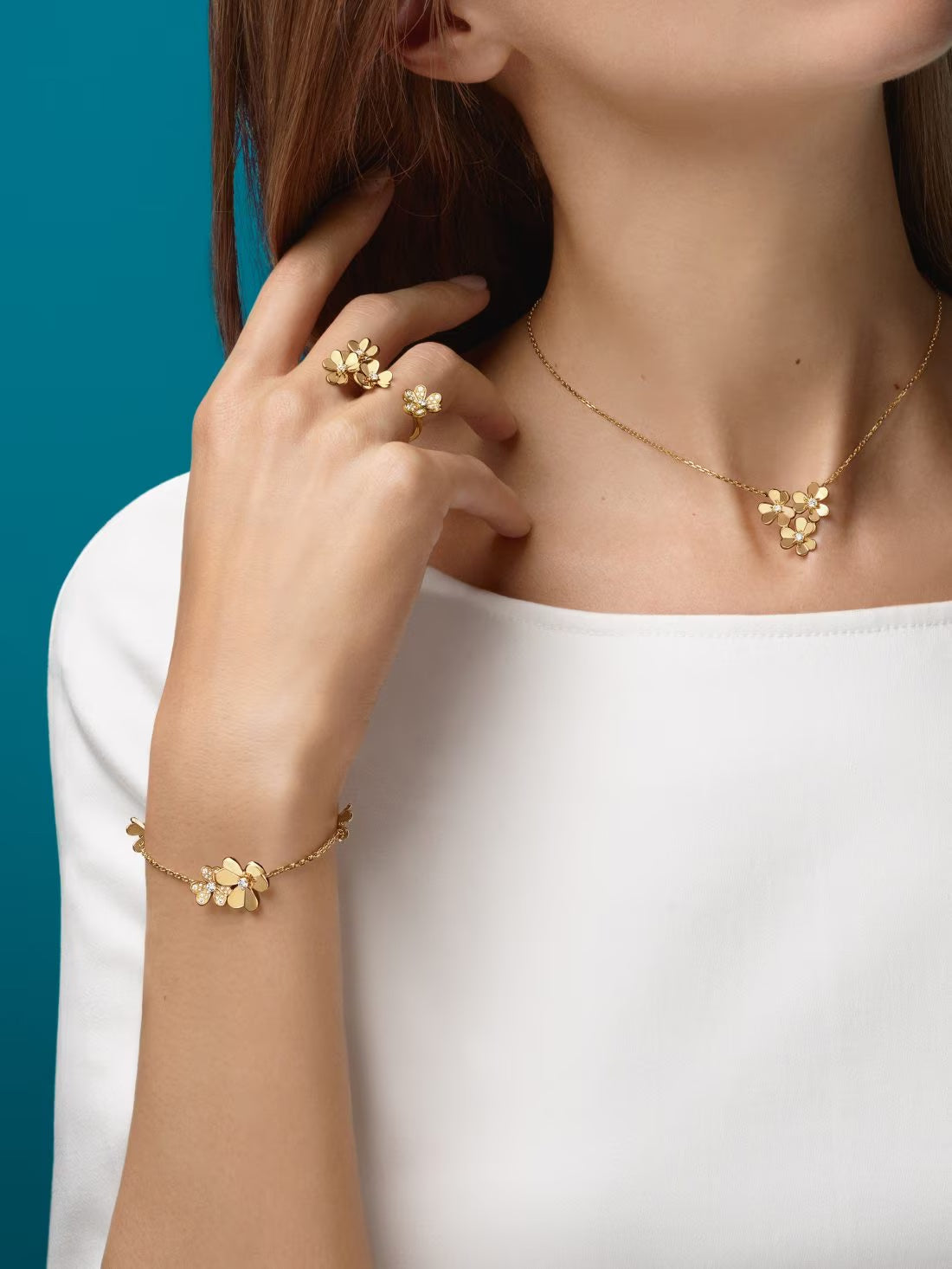   Vòng tay Van Cleef & Arpels Frivole 5 flowers vàng 18k