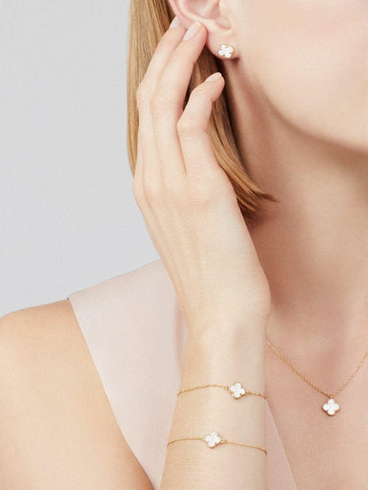   Vòng tay Van Cleef & Arpels Sweet Alhambra vàng 18K xà cừ trắng